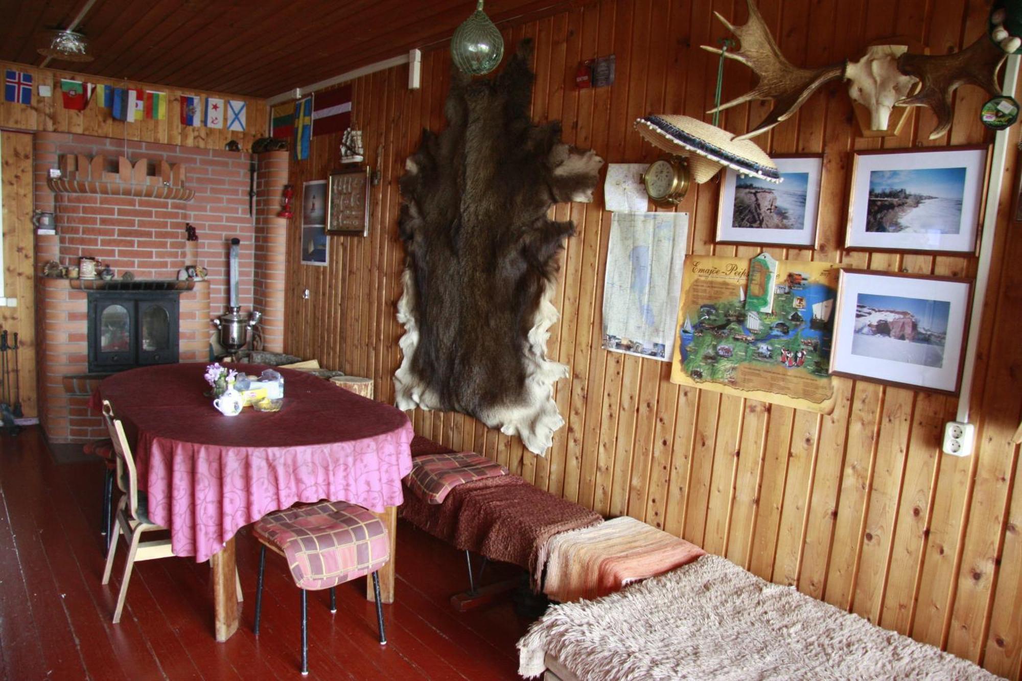 Hostel Laguun Каласте Екстериор снимка