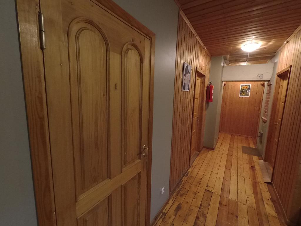 Hostel Laguun Каласте Екстериор снимка