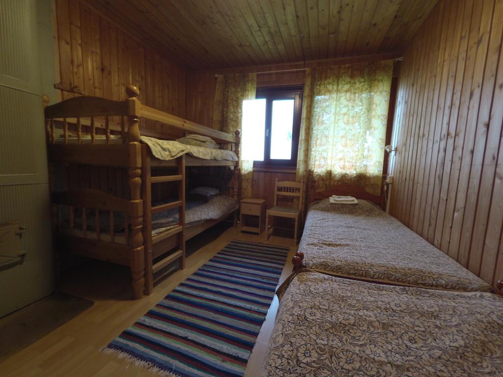Hostel Laguun Каласте Екстериор снимка